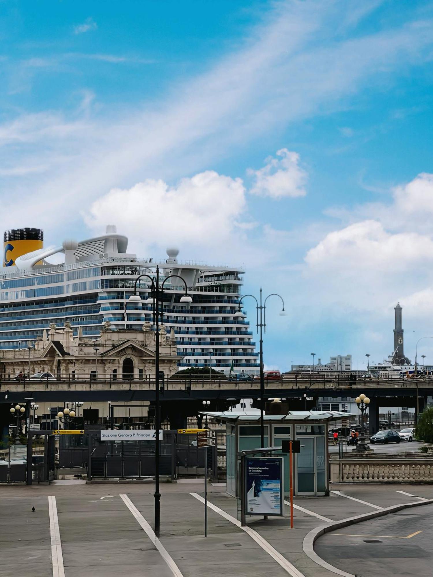 La Mansarda Del Principe, Vicoli, Acquario E Lanterna Apartment Genoa Luaran gambar