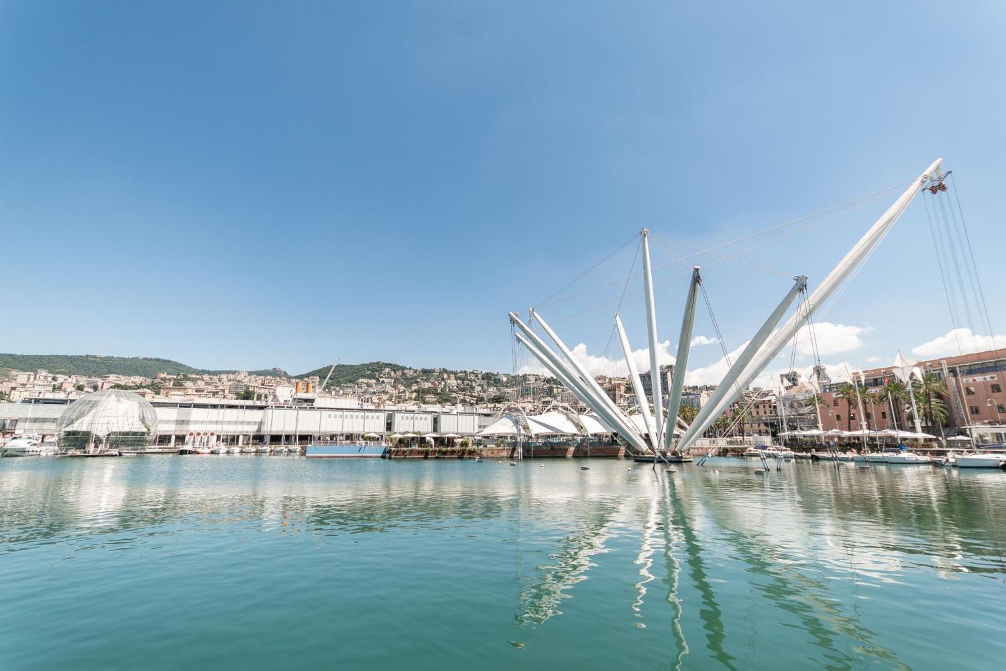 La Mansarda Del Principe, Vicoli, Acquario E Lanterna Apartment Genoa Luaran gambar
