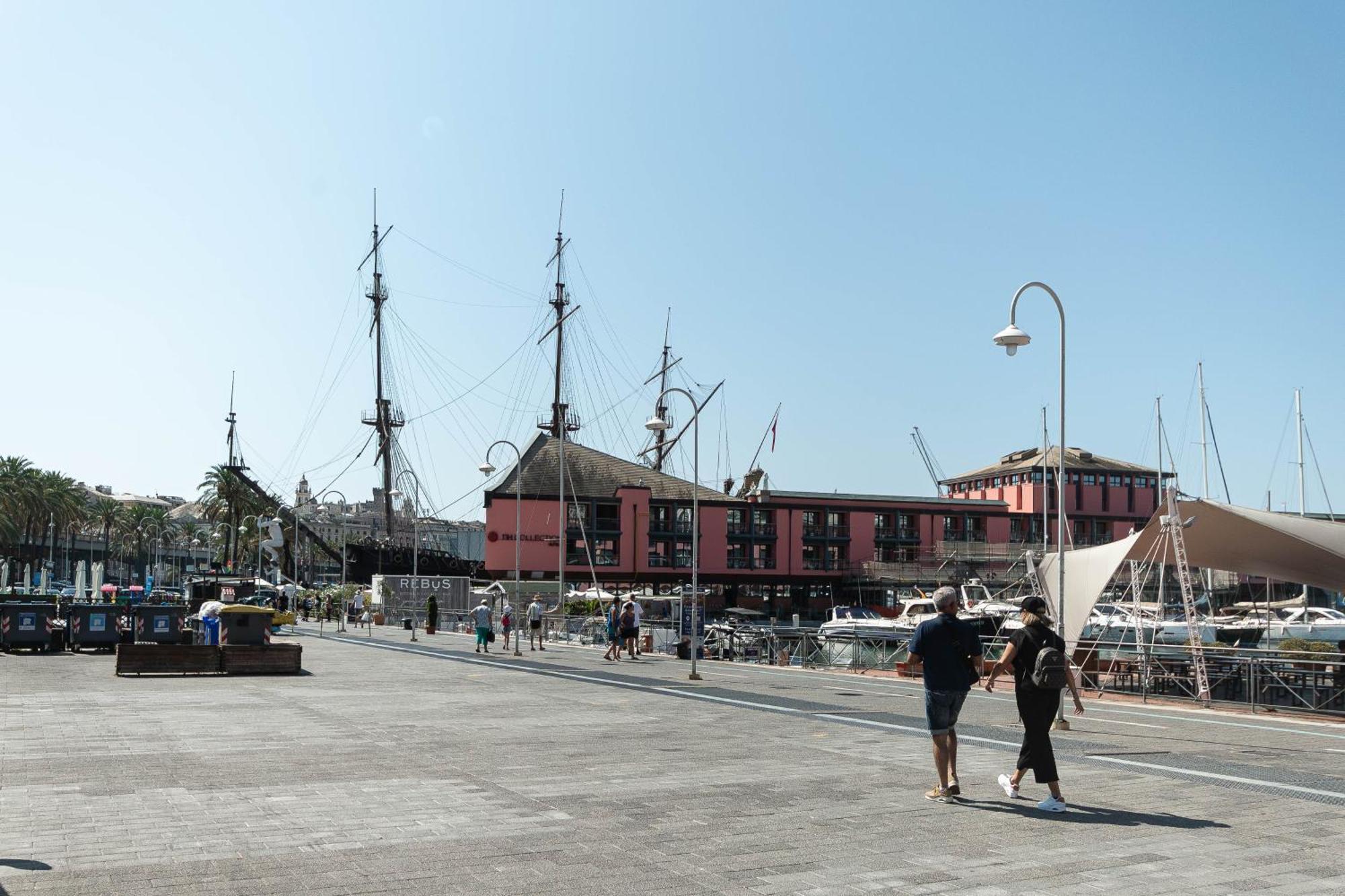 La Mansarda Del Principe, Vicoli, Acquario E Lanterna Apartment Genoa Luaran gambar